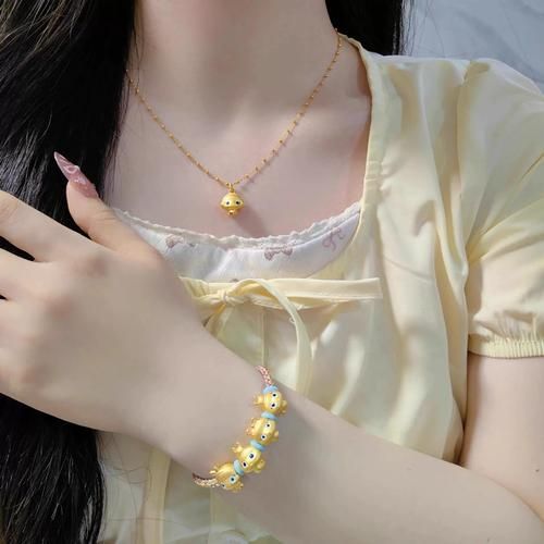 生肖属相吊坠手链（生肖属相吊坠手链怎么开光）