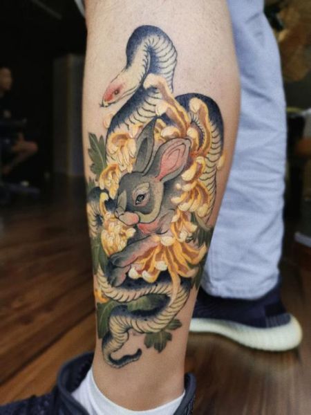 腿部纹身属相是什么生肖