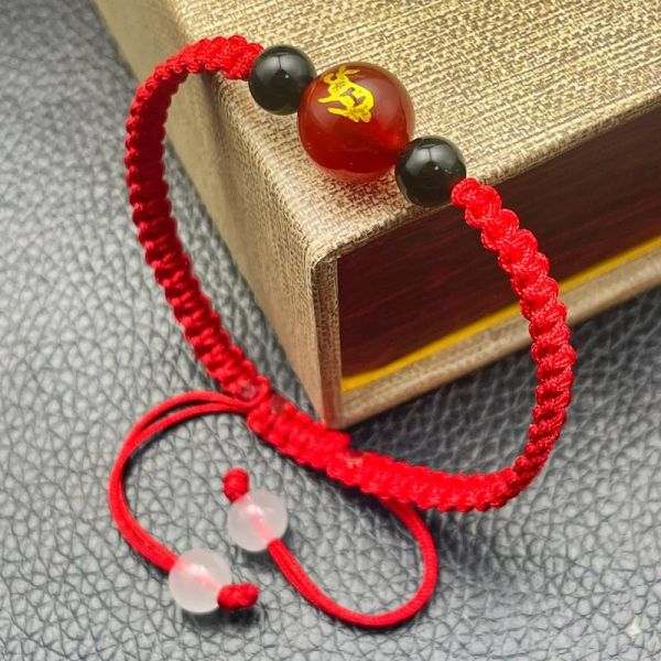 生肖属相刻字手链（生肖属相刻字手链怎么选最走心❓）