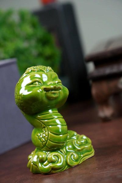 蛇生肖属相摆件(蛇生肖属相摆件放哪里最招财)