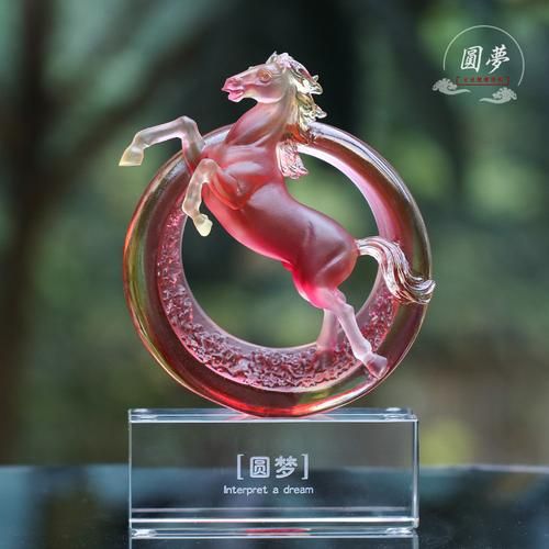 属相马生肖礼物(属马人礼物清单新手不踩雷) 属相马生肖礼物(属马人礼物清单新手不踩雷)