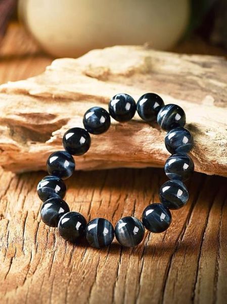 鹰眼石对应生肖属相（鹰眼石与十二生肖配对的秘密大公开）