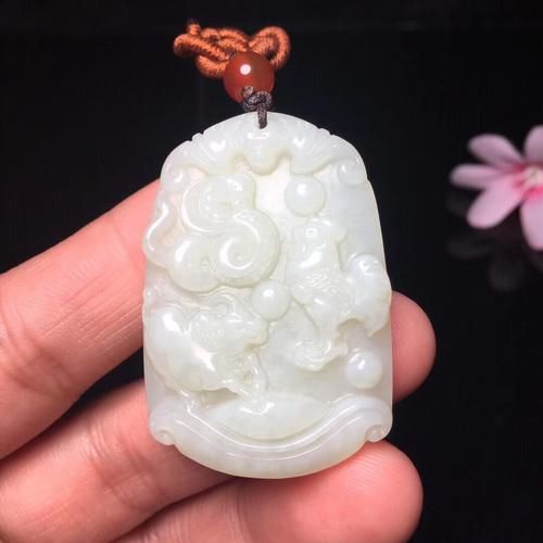 十二生肖玉佩属相(十二生肖玉佩属相怎么选才旺运)