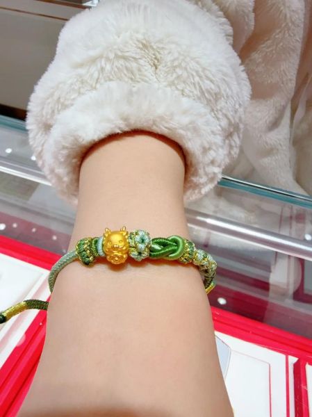 金生肖属相手链怎么戴（金生肖属相手链到底戴哪只手）