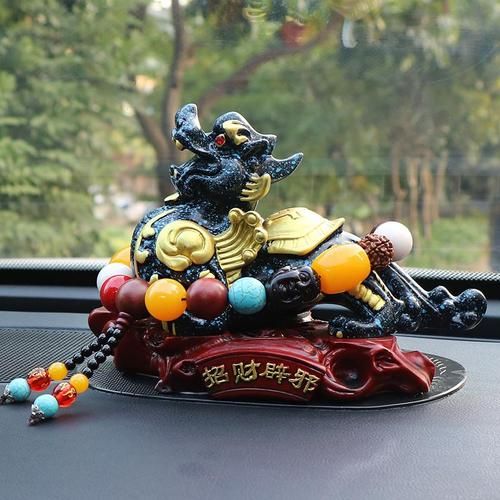 十二生肖属相汽车摆件(本命年貔貅汽车摆件禁忌)