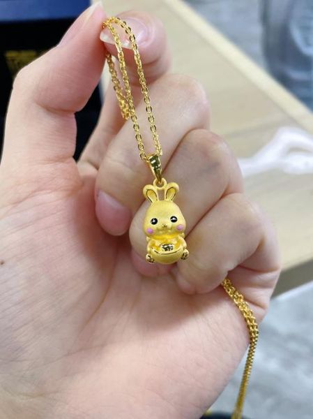 黄金属相生肖福（黄金属相生肖福怎么挑）