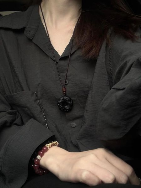 黑曜石避讳属相是什么生肖（黑曜石忌讳什么属相）