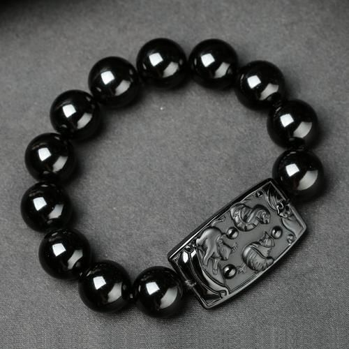 生肖蛇属相黑曜石手链（生肖蛇带黑曜石手链好吗）
