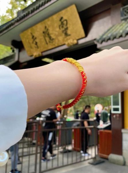 与狼共舞生肖属相相冲(与狼共舞冲生肖吗?入门避坑指南)