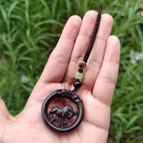 属相挂钥匙 生肖木质（生肖木质钥匙扣挂哪里最招财）