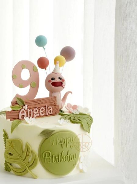 蛋糕女生生肖父母属相（蛋糕女生生肖爸妈相冲怎么办）