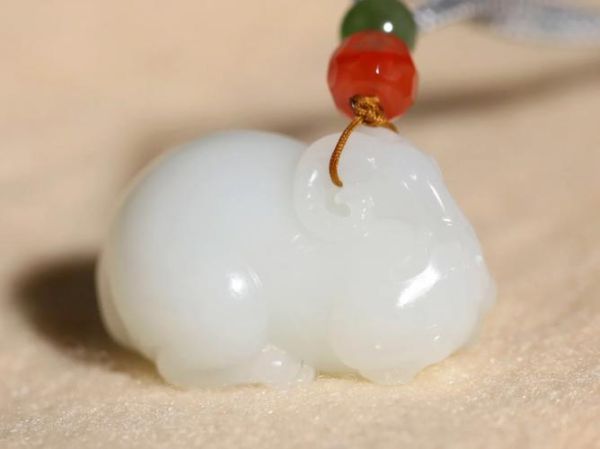 生肖羊男佩戴属相（1991属羊男佩戴什么属相吊坠最旺运）