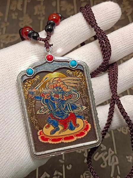 十二生肖属相项链（十二生肖属相项链选什么材质最吉祥）