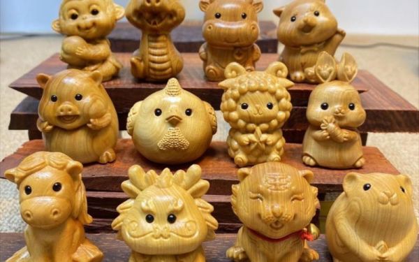 自己属相生肖 摆件(自己属相生肖摆件放在哪里最旺)