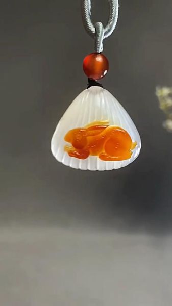 雕刻生肖属相吊坠(雕刻生肖吊坠怎么选)