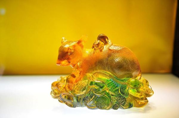 黄水晶生肖属相摆件(黄水晶生肖属相摆件选啥好)