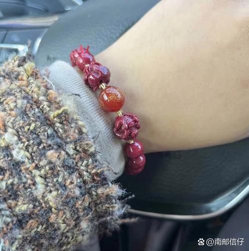 跟生肖鸡搭配的属相（生肖鸡和什么属相最配？揭秘六合三合的实用组合）