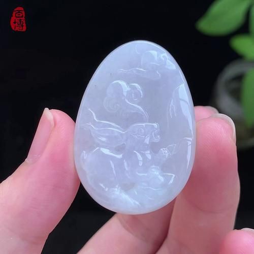 生肖兔佩戴啥属相(生肖兔佩戴啥属相吊坠最旺)