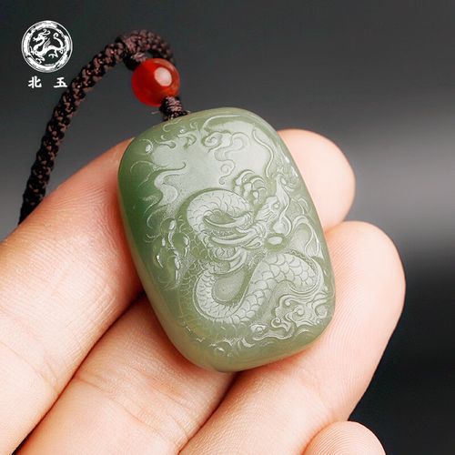 青玉生肖属相挂件（青玉生肖属相挂件怎么选👀）