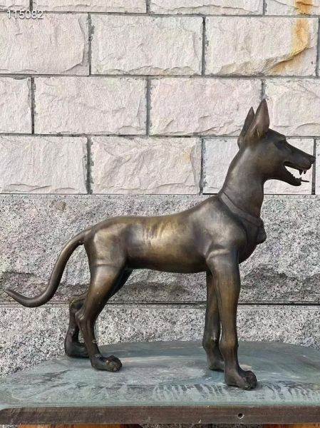 生肖属相狗铜摆件（属狗镇宅铜狗摆件选购指南）