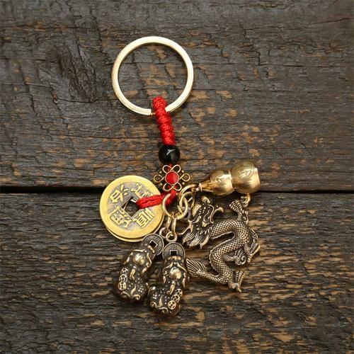 车载挂件生肖属相（2024属龙的车主挂什么生肖挂件好？）