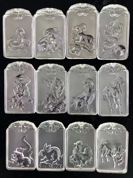 白色的生肖属相（白色生肖有哪些属性与象征）