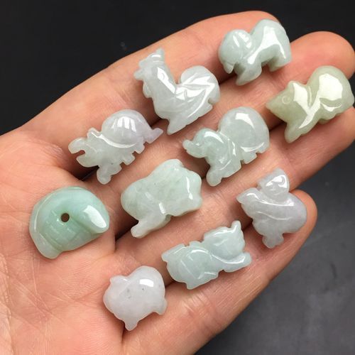 生肖属相玉石摆件（生肖属相玉石摆件选购全攻略）