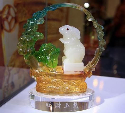 生肖龙戴属相兔好吗（生肖龙带兔子饰品犯冲吗）