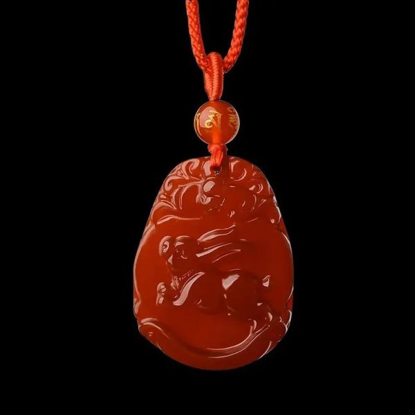 红玛瑙生肖属相吊坠（红玛瑙生肖吊坠戴哪个属相好？）