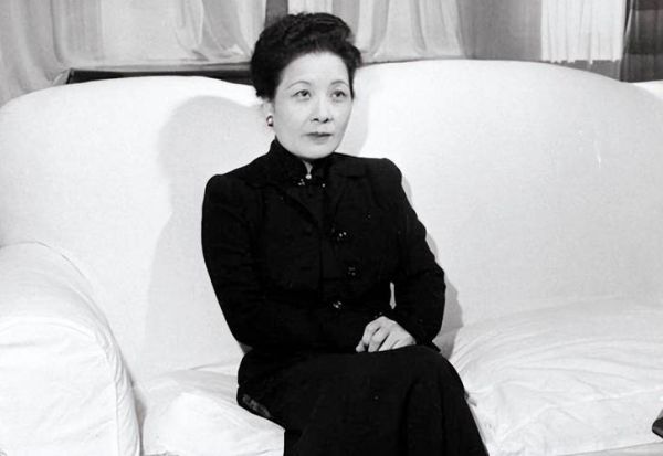 蒋介石什么生肖属相（蒋介石属相揭秘：属羊真的影响命运吗）