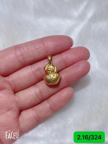 生肖属相黄金男士佩戴（男士生肖黄金吊坠怎么选？这样戴最显品味）