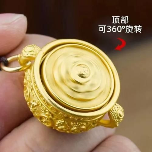 脚踩聚宝盆的生肖属相